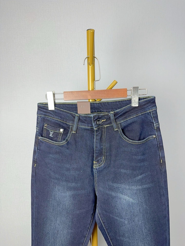 ブランドジーンズ着用イメージ